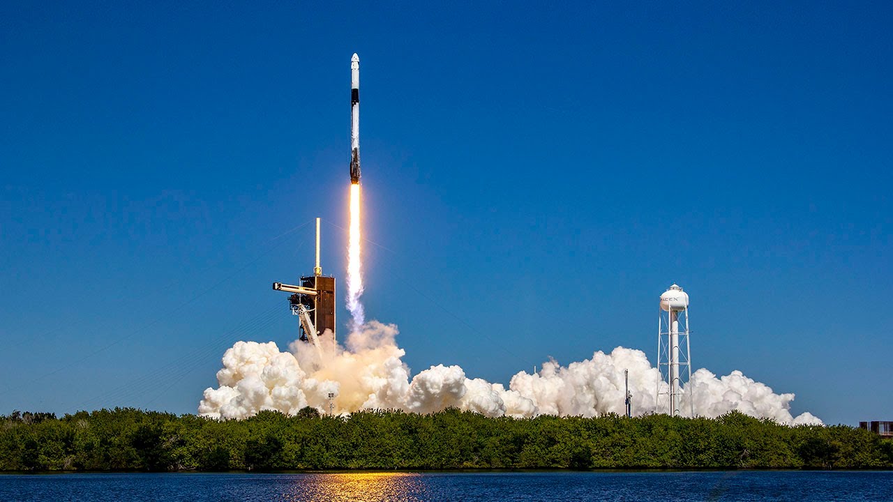 SpaceX's Falcon 9 rocket launch colors Sedona's sky - Sedona Red